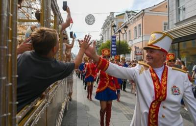 Нижний Новгород отметил 800-летний юбилей гала-шоу и салютом