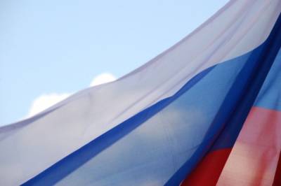 В Крыму развернули километровый флаг РФ