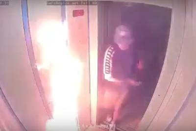 В Ярославле трое подростков подожгли лифт