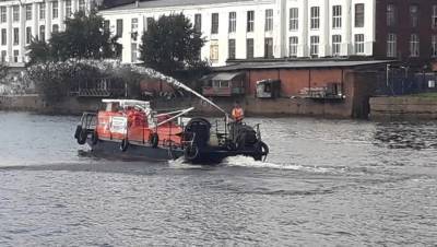В Петербурге за день обнаружили два крупных нефтеразлива
