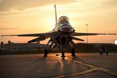 Болгария закупила у США «условно боеспособные» F-16