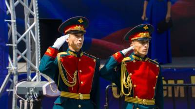 День флага России отмечают в Южно-Сахалинске