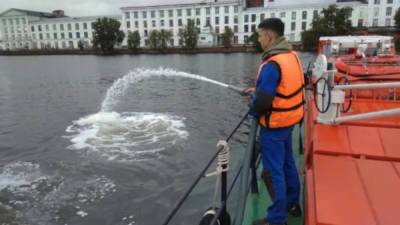 Экологи ликвидировали в Петербурге два крупных нефтеразлива