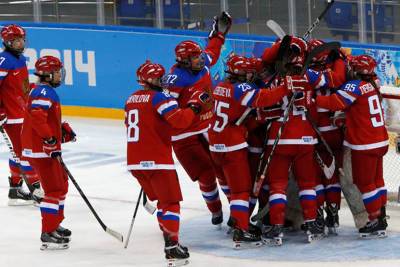 Российские хоккеистки обыграли Швейцарию на старте ЧМ - sport.ru - Россия - Швейцария - Канада