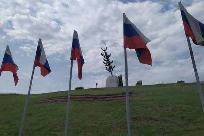 Александр Никитин поздравил тамбовчан с Днём государственного флага России