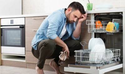 Самый простой способ убрать запах из посудомоечной машины