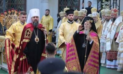Варфоломей и Епифаний проводят литургию в Софийском соборе