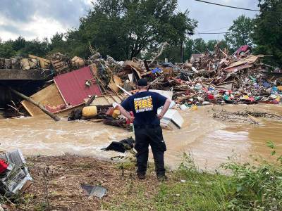 Потоп разрушает американский штат Теннесси