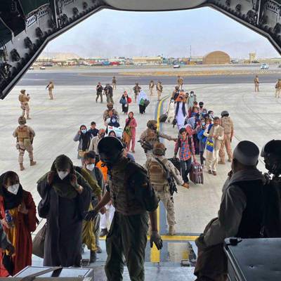 Минобороны Великобритании сообщило о гибели семи человек вблизи аэропорта Кабула