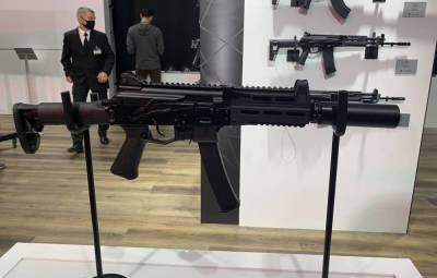«Калашников» представил новый пистолет-пулемет ППК-20 для летчиков