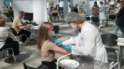 Путин назвал вакцинацию лучшим инструментом для победы над пандемией COVID-19