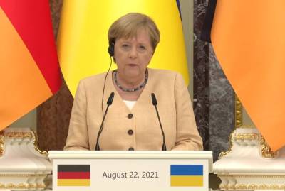 Меркель объяснила, почему не останется на саммит "Крымской платформы"