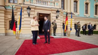 Встреча с Меркель: Зеленский рассчитывает на поставки оружия из Германии