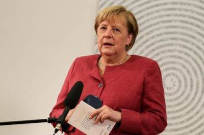 Меркель заявила о необходимости обсудить продление соглашения о транзите газа через Украину