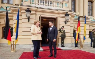 Танцы вокруг Путина: что Меркель пообещала Зеленскому и чем пригрозила РФ