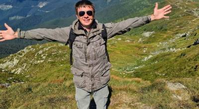 Комаров из "Мир наизнанку" поразил украинцев новым фото, заинтриговав местом: "Где это чудо природы..."
