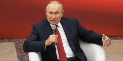 Путин назвал "Бессмертный полк" "человеческой рекой памяти, гордости и надежды на лучшее будущее"