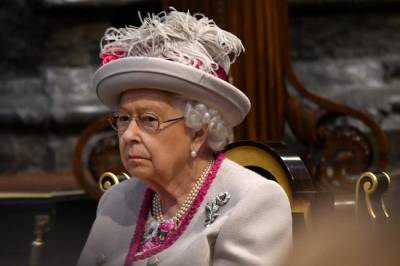Елизавета II хочет засудить своего внука Гарри за клевету