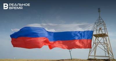 Активисты развернули российский флаг на самой высокой точке Татарстана
