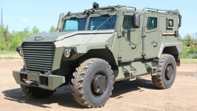 "ВПК" впервые показала на "Армии-2021" бронированную многоцелевую машину-амфибию