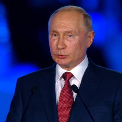 Владимир Путин призвал подготовить и оформить предложения по развитию Сибири