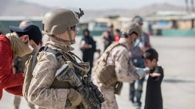 США отслеживают угрозы террористов при эвакуации из аэропорта Кабула