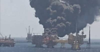 На мексиканской нефтедобывающей платформе произошел пожар