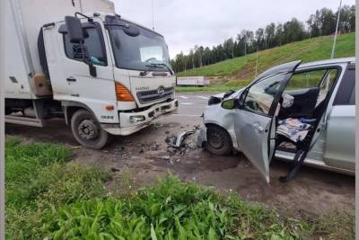 В Бурятии уснувший за рулем водитель врезался в грузовик