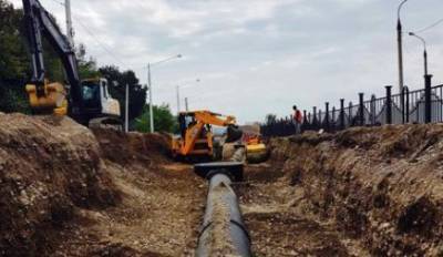 В Иркутске производят ремонт ливневой канализации на улице Баррикад