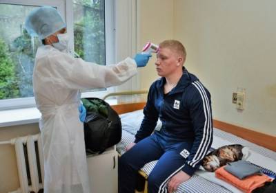 Заболеваемость COVID-19 в Новосибирской области снижается в течение месяца