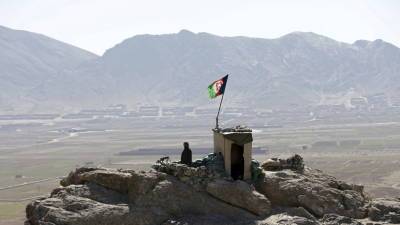 Один служащий сил безопасности Афганистана погиб при стрельбе у аэропорта Кабула