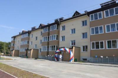 36 семей получили ключи от новых квартир в Александровске-Сахалинском