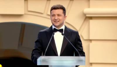 Зеленский назвал имена первых "национальных легенд" Украины и вручил награды