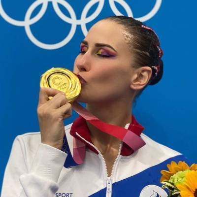 Олимпийская чемпионка Шишкина поцеловала Путина в обход протокола: «У него нежная кожа»