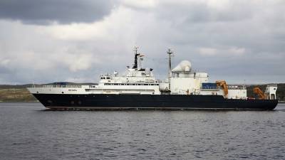 Capital: Ирландию напугал "деликатный маневр" секретного корабля ВМФ РФ у ее берегов