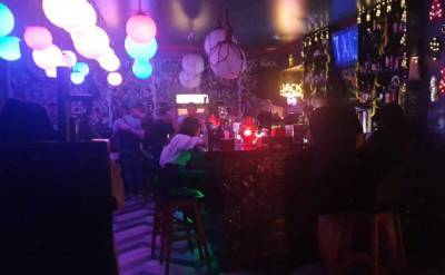 В бары и рестораны Ростова нагрянули вечерние проверки, 10 заведений накажут