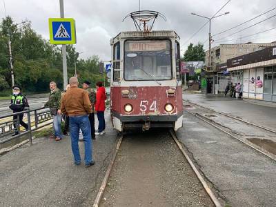 В Нижнем Тагиле загорелся пассажирский трамвай - nakanune.ru
