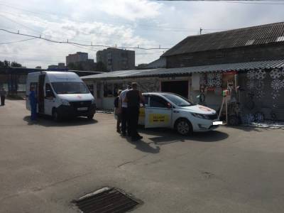 На рынке в Рязани автомобиль автомобиль такси сбил женщину