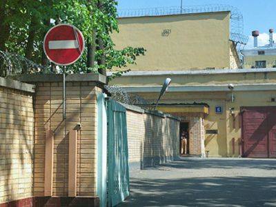 В СИЗО "Лефортово" запретили заключенным спать днем и брать питьевую воду на прогулки