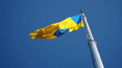 В аэропорту Одессы подняли самый большой в области флаг (фото)