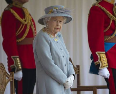 Бабушка наносит ответный удар: Елизавета II собралась судиться с принцем Гарри