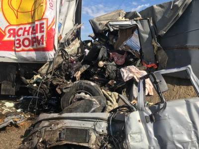 В аварии четырех грузовиков в Липецкой области погиб один из водителей