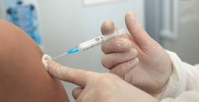 Более 1,55 млн белорусов получили первую дозу вакцины против COVID-19