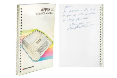 Инструкцию по эксплуатации компьютера Apple II, подписанную Стивом Джобсом, продали на аукционе за $787,483