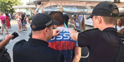 В Одессе задержали американца за надпись Russia на футболке