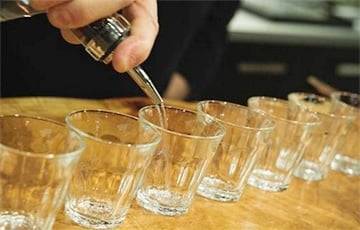 Семеро белорусов отравились суррогатным алкоголем в Карелии