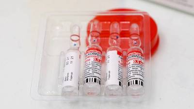 В Роспотребнадзоре сообщили об эффективности вакцинации от COVID-19