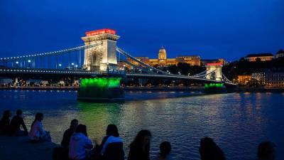 РФ и Венгрия начали работу над снятием ограничений на поездки граждан