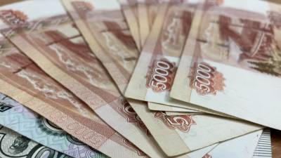Шесть выплат могут получить российские семьи с детьми до трех лет