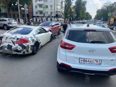 Массовое ДТП с дорогими иномарками произошло на Пушкинской в Ростове